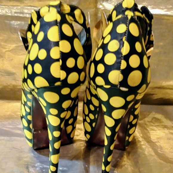 Red kiss. DOTS. platform heels 6 - Picture 4 of 4